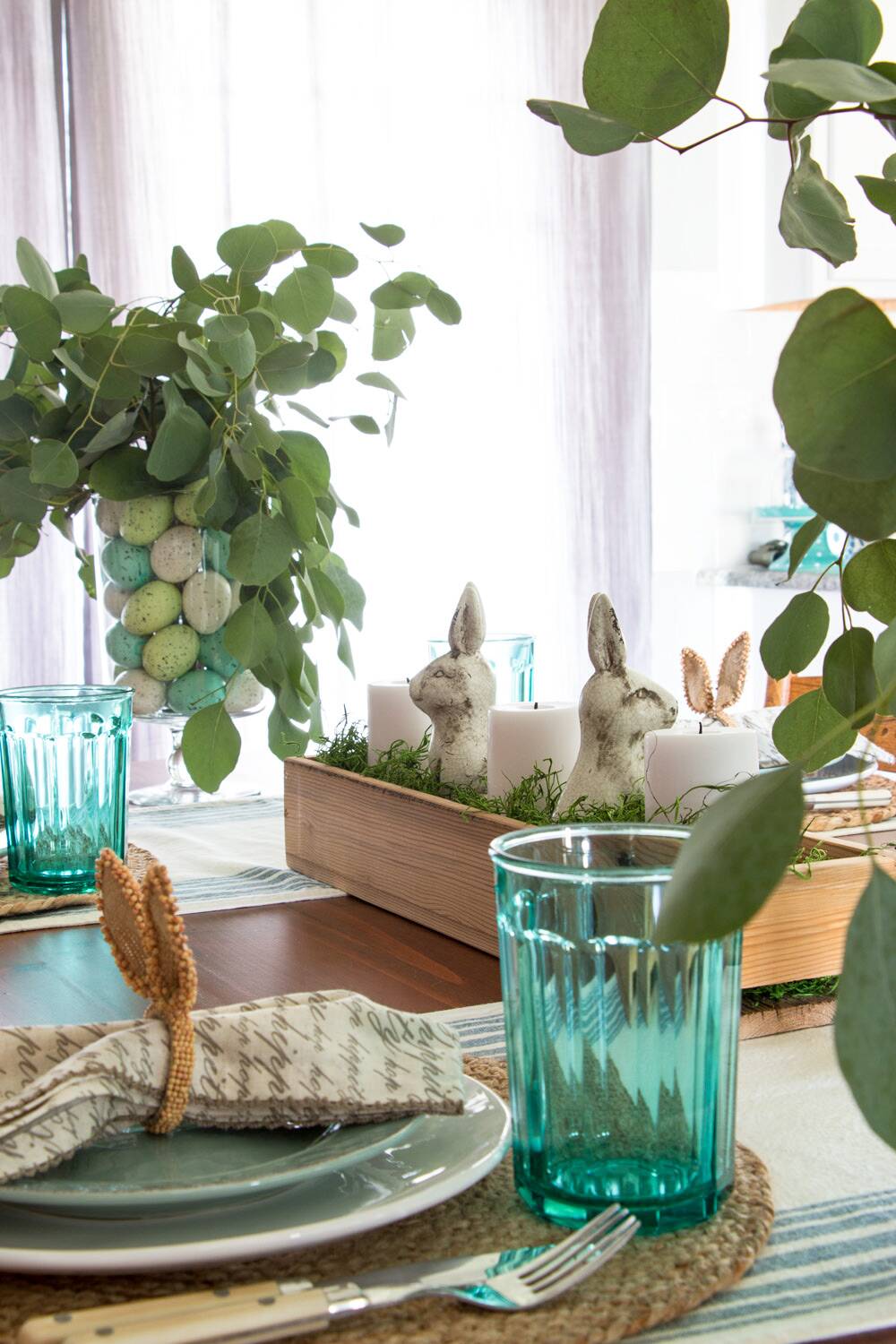 A Simple Easter Table Setting | Serving Up Southern