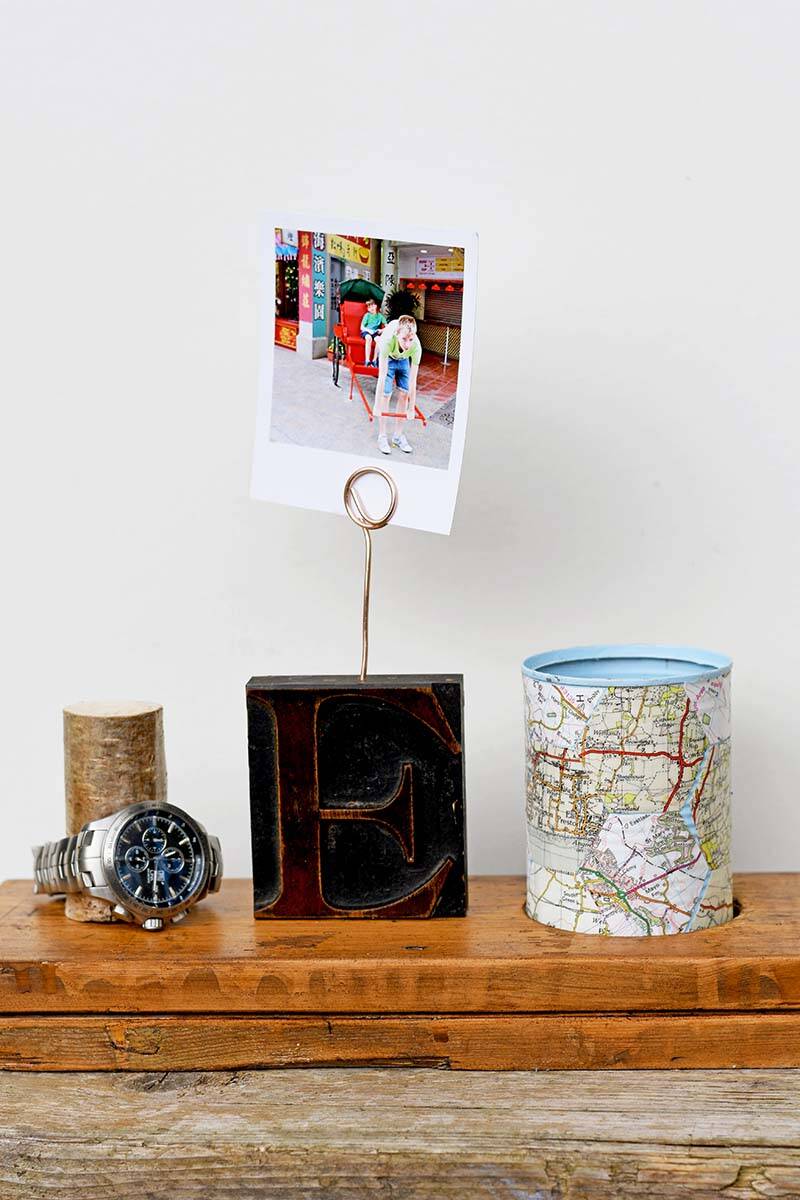 homestyle gathering desk caddy with photo a watch