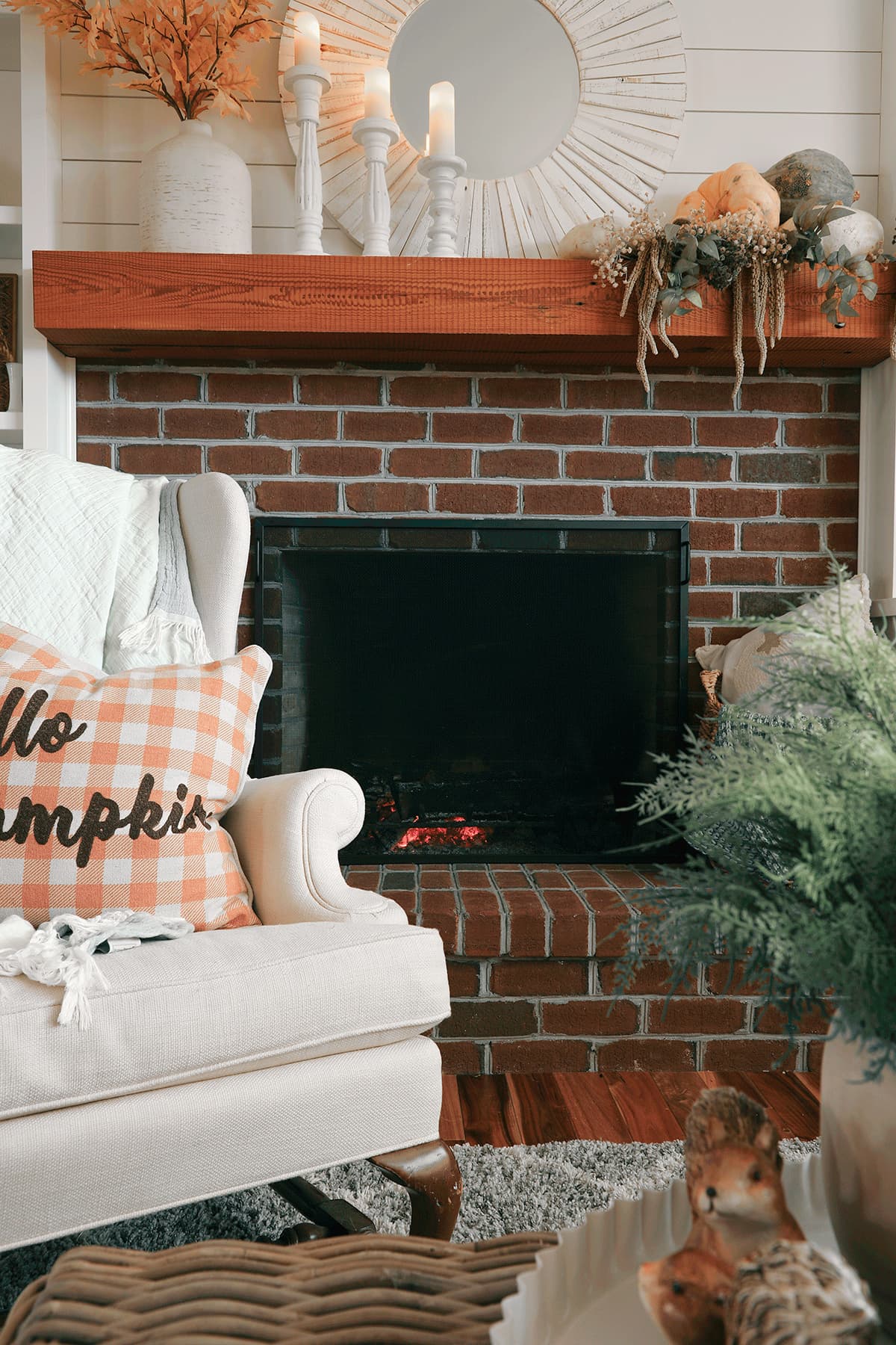 Fall Living Room Decor: With Hints of Coastal Elements